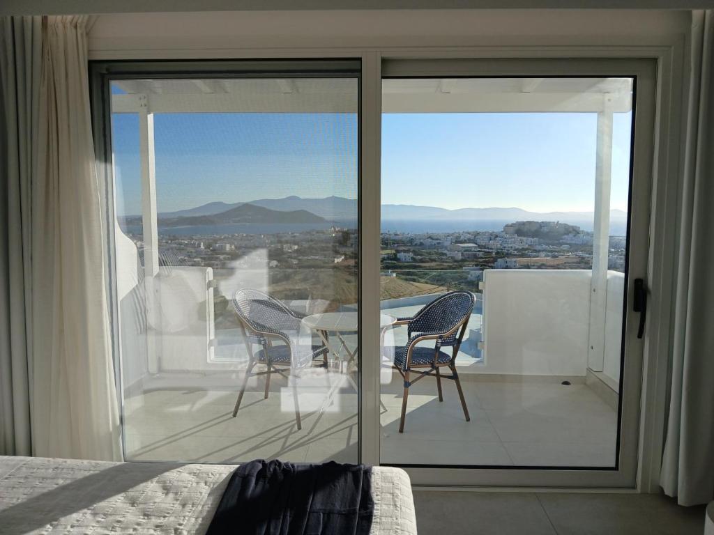 Deluxe Suite with Sea View (6)