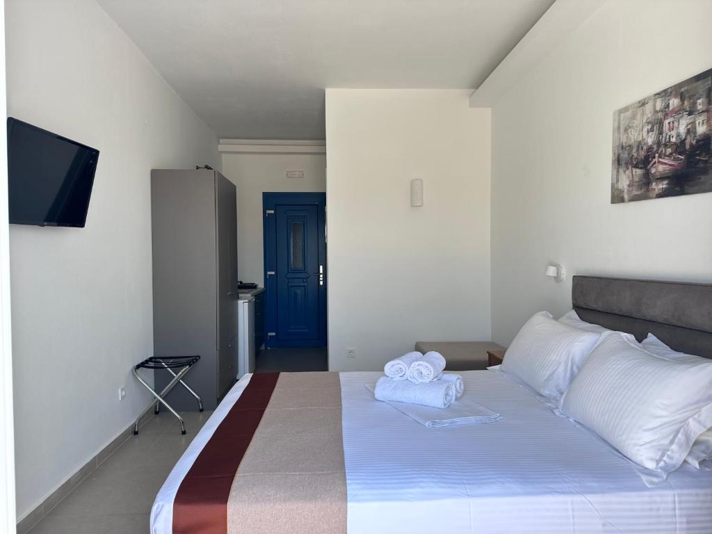 Double or Twin Room with Terrace (22)