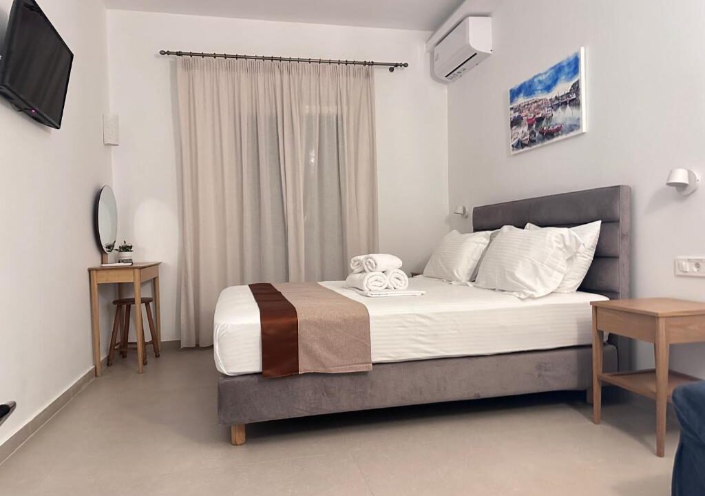 Double or Twin Room with Terrace (28)