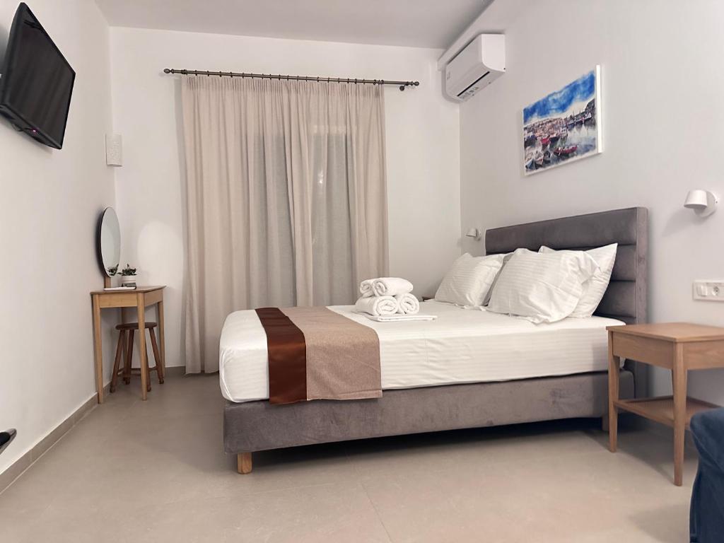 Double or Twin Room with Terrace (28)