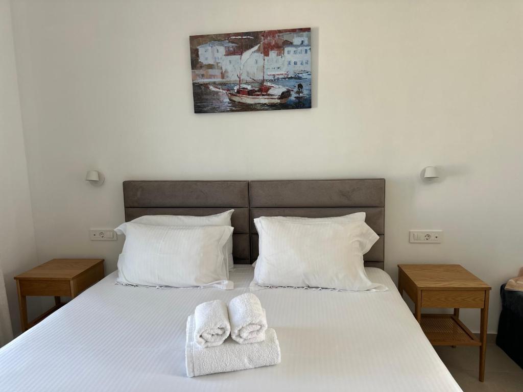 Double or Twin Room with Terrace (30)