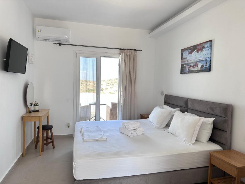 Double or Twin Room with Terrace (31)