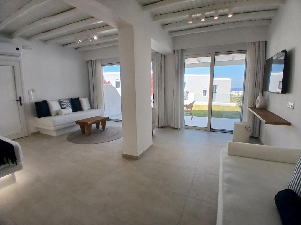 Superior Suite with Garden View (10)