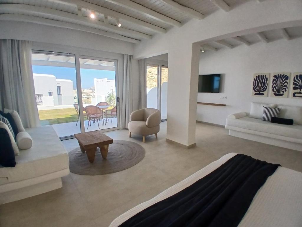 Superior Suite with Garden View (12)