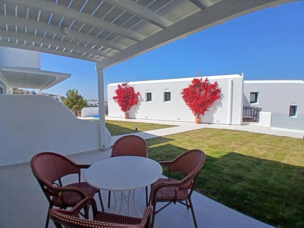 Superior Suite with Garden View (13)