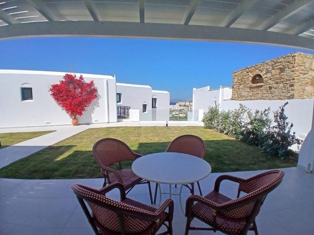 Superior Suite with Garden View (15)