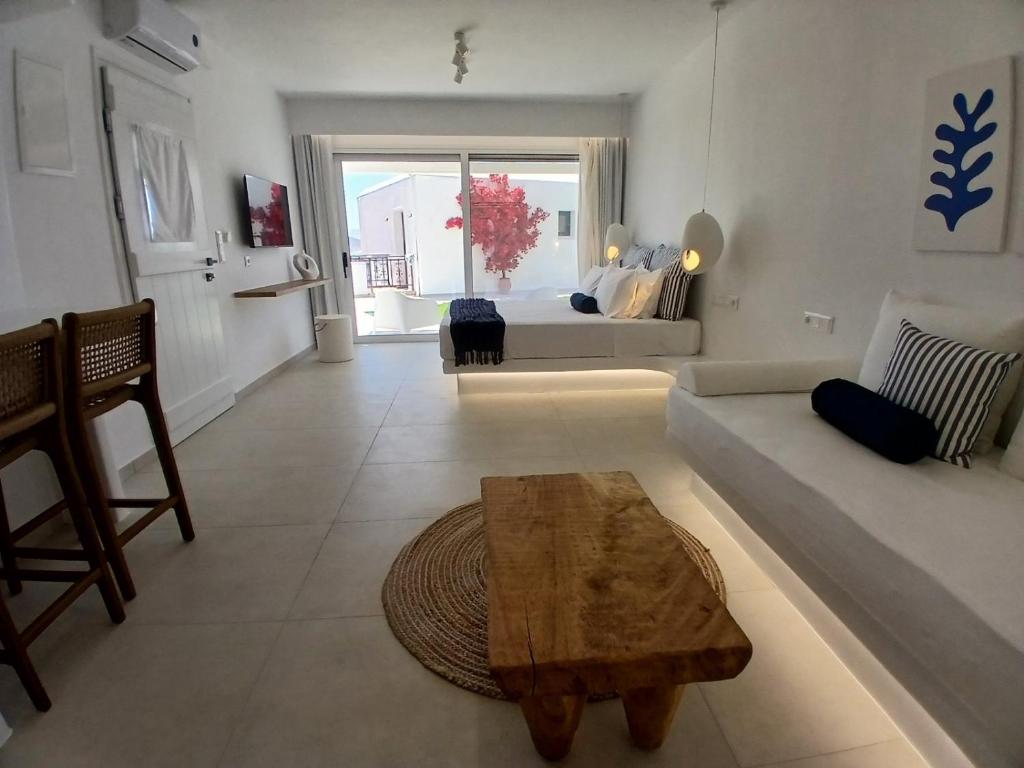 Comfort Suite with Partial Sea View (1)