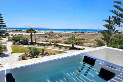 Deluxe Suite with Outdoor Jacuzzi (7)