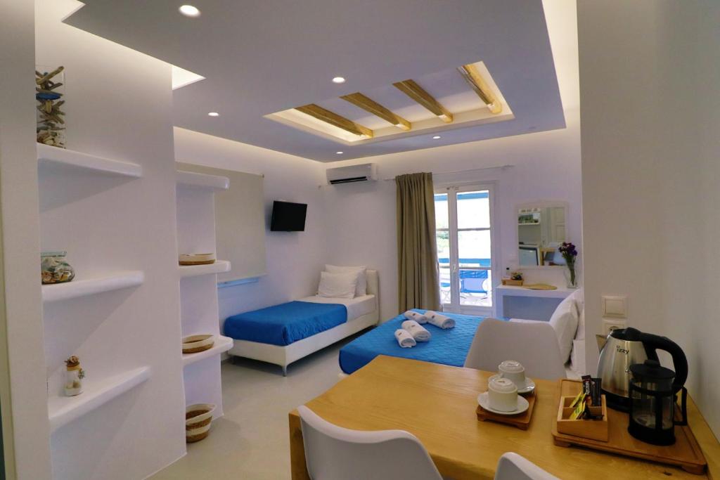 Elegant Triple Studio - Garden view (5)