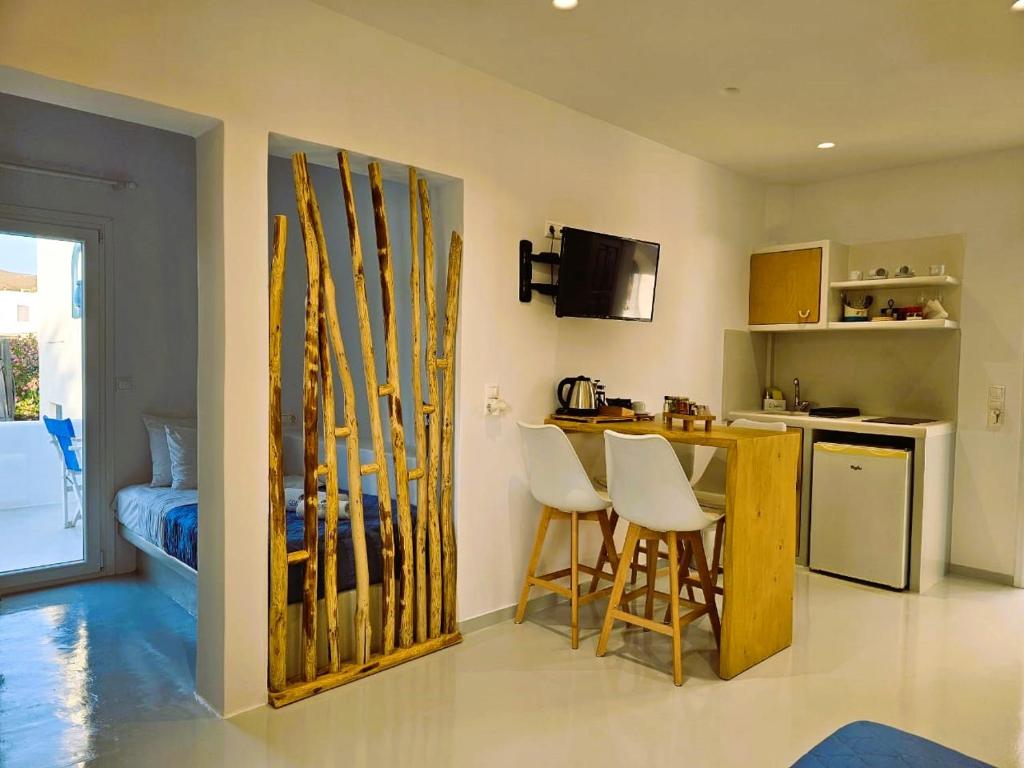 Elegant Triple Studio - Garden view (9)