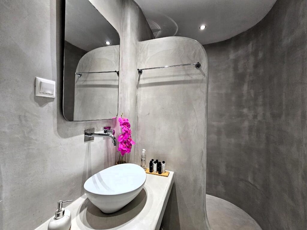 Junior Suite with Outdoor Jacuzzi (1)