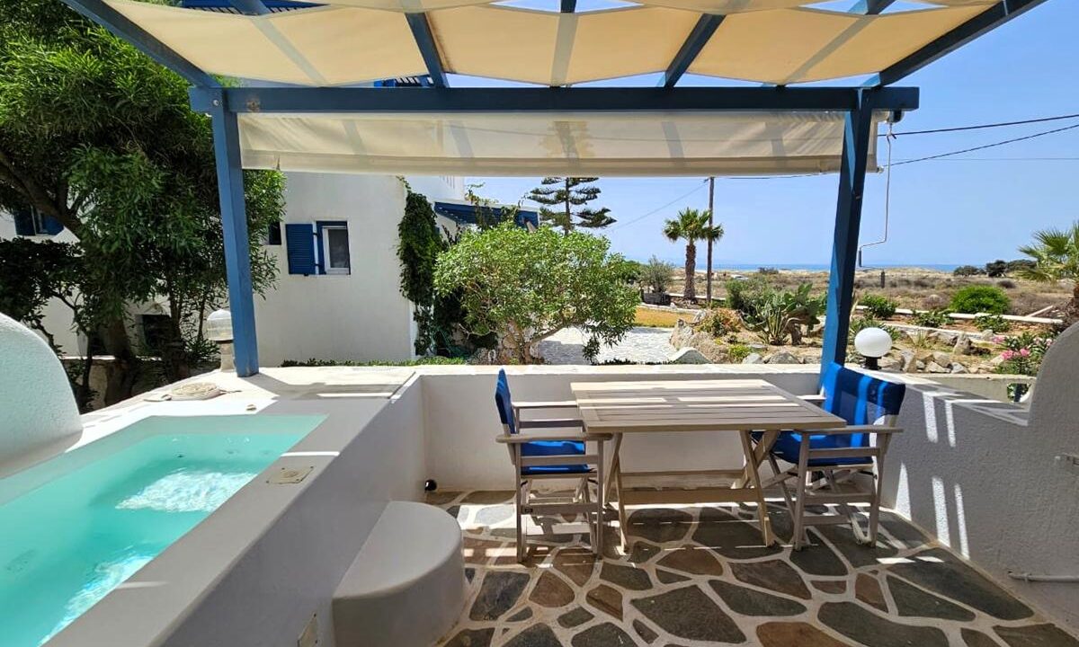 Junior Suite with Outdoor Jacuzzi (2)