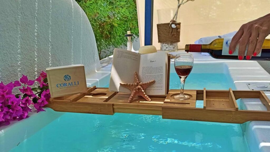 Junior Suite with Outdoor Jacuzzi (3)