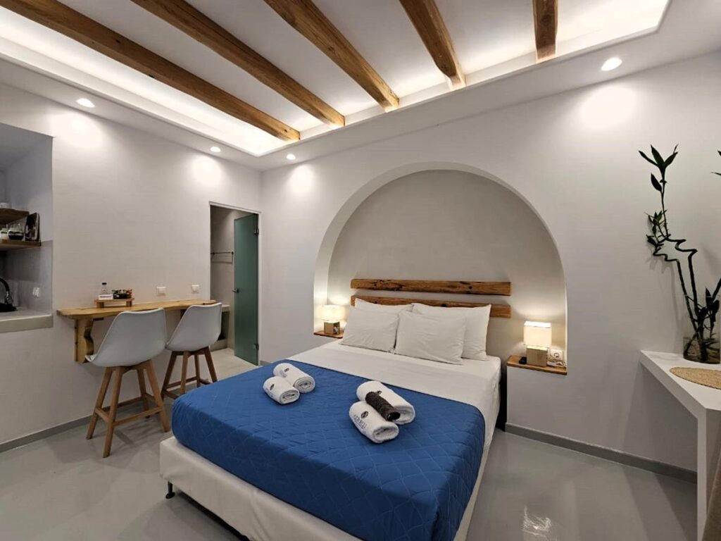 Junior Suite with Outdoor Jacuzzi (4)