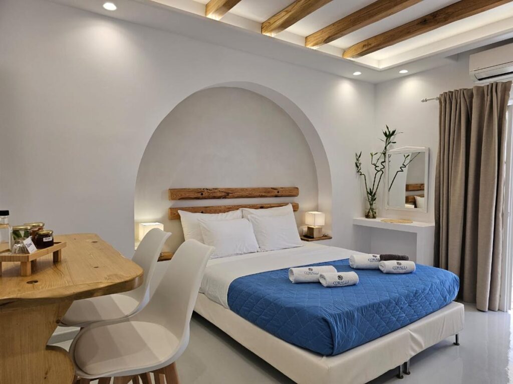 Junior Suite with Outdoor Jacuzzi (5)