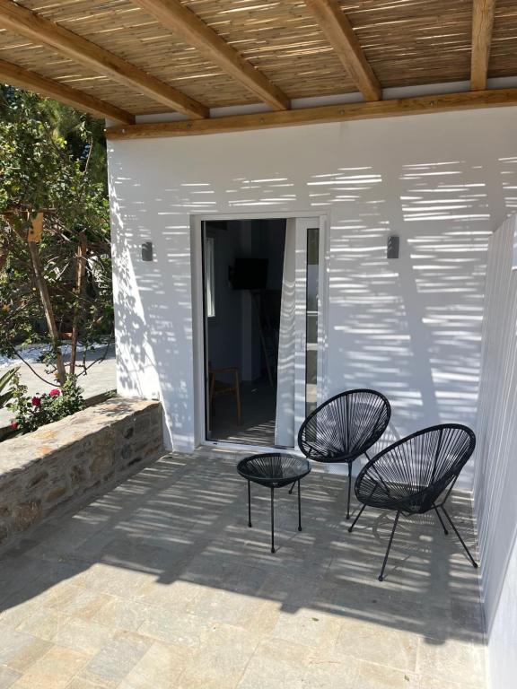 Junior Suite with Pool View (2)