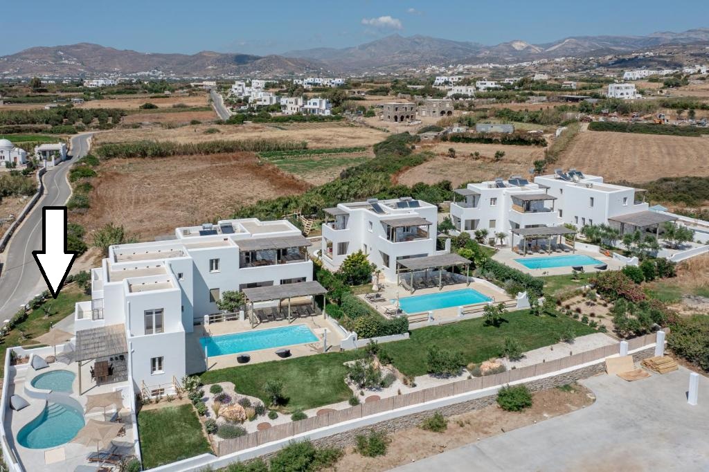 EXECUTIVE 2 BED SUITE PRIVATE POOL