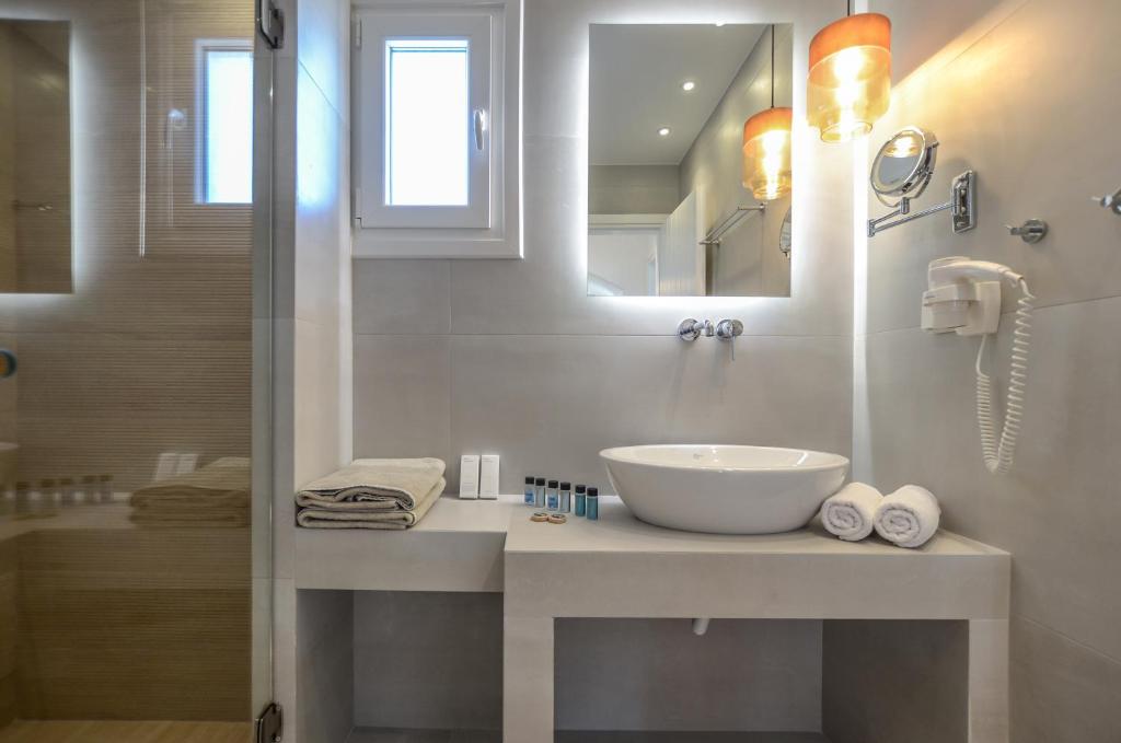 Premium 1 Bedroom Suite With Hot Tub And Sea View (14)