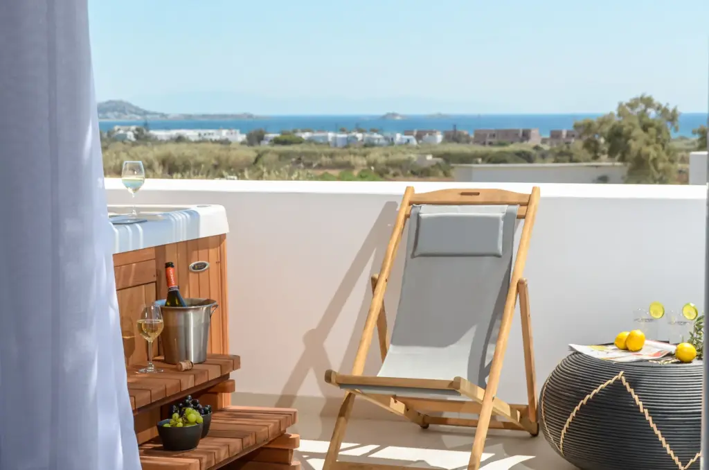 Premium 2 Bedroom Suite With Hot Tub And Sea View (13)