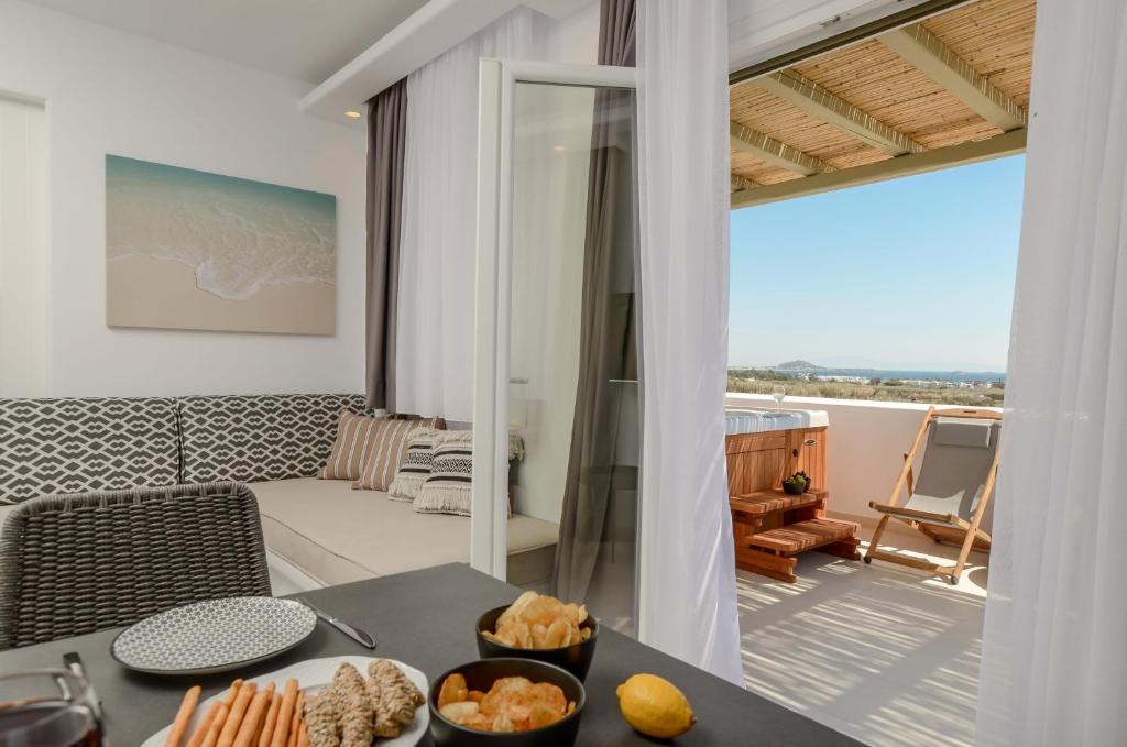 Premium 2 Bedroom Suite With Hot Tub And Sea View (4)