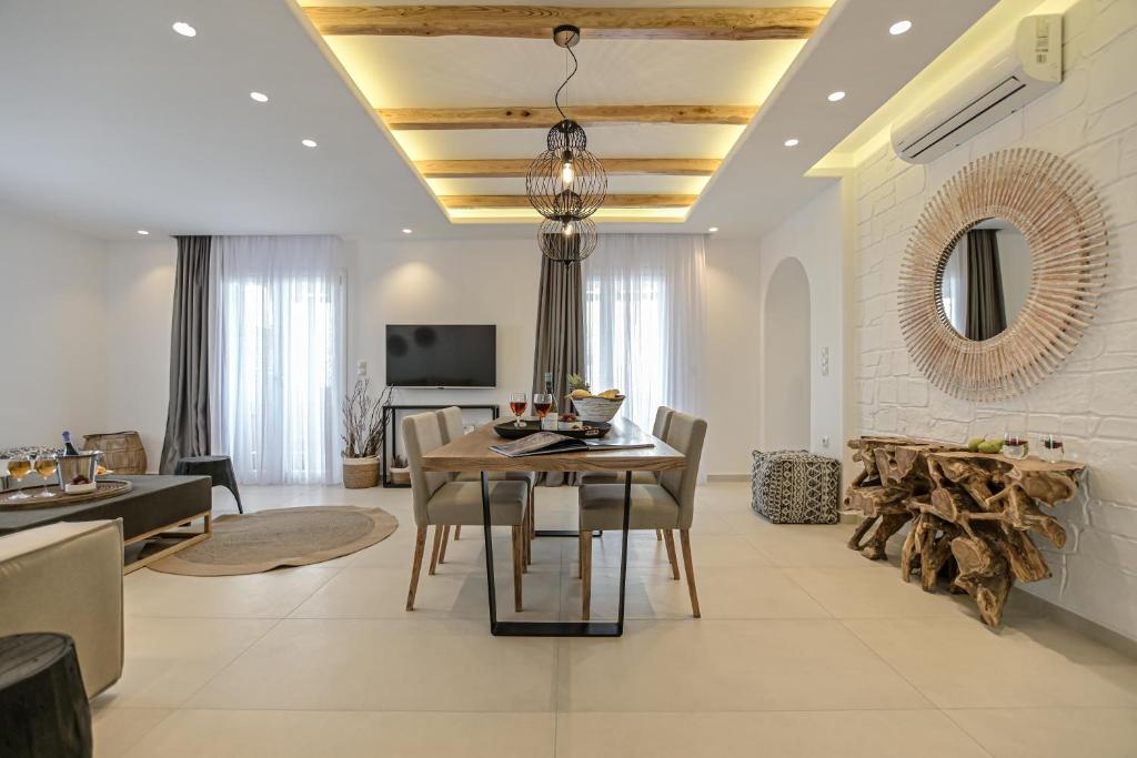 Premium 2 Bedroom Suite With Hot Tub And Sea View (5)