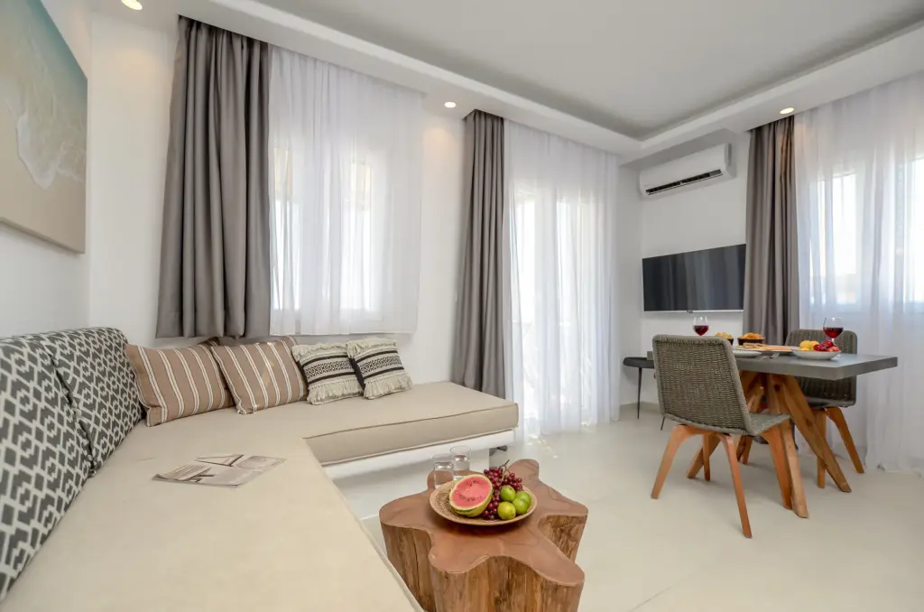 Premium 2 Bedroom Suite With Hot Tub And Sea View (7)