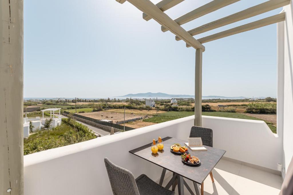 Romantic Honeymoon Suite With Hot Tub And Sea View (12)