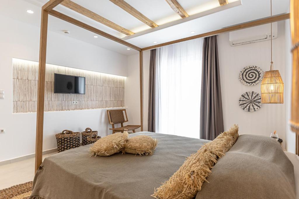 Romantic Honeymoon Suite With Hot Tub And Sea View (4)
