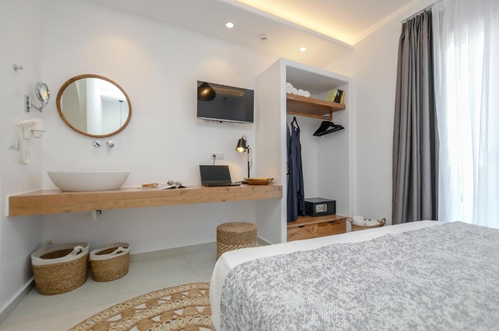 Superior 2 Bedroom Suite With Private Pool And Sea View (18)