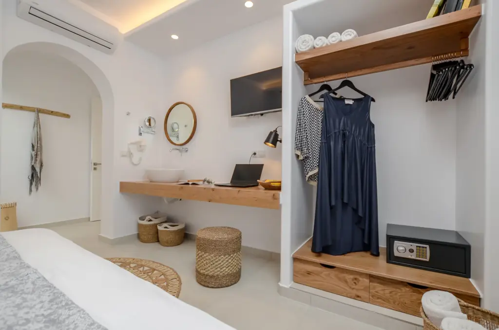 Superior 2 Bedroom Suite With Private Pool And Sea View (2)