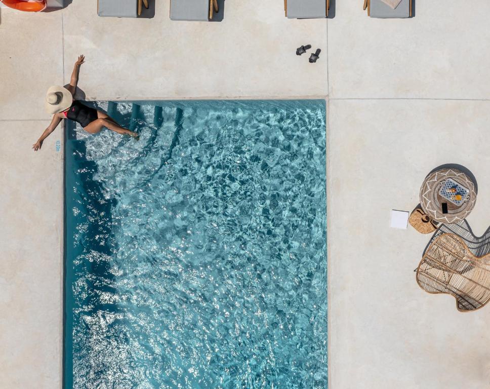 Superior 2 Bedroom Suite With Private Pool And Sea View (2)