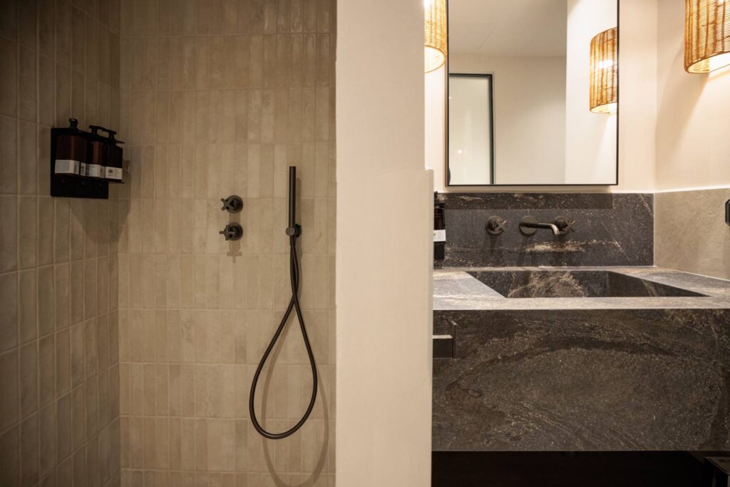 2 bedroom suite (18)