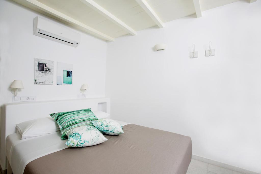 Deluxe Room (1)