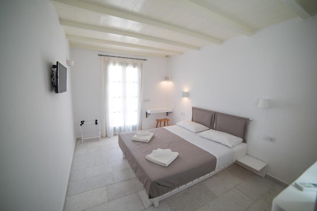 Deluxe Room (13)