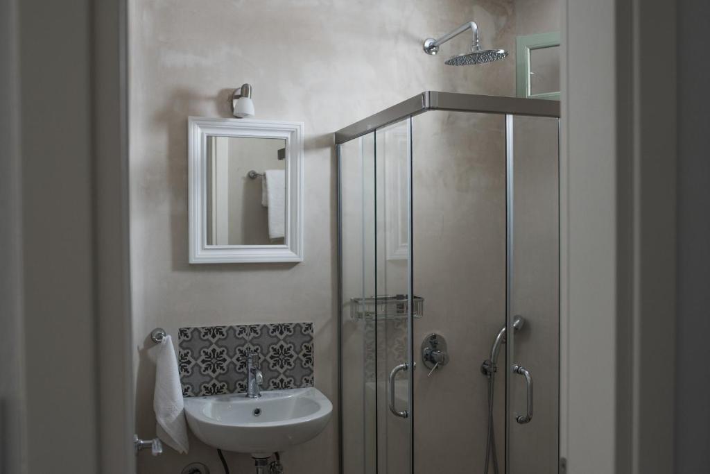 Deluxe Room (14)