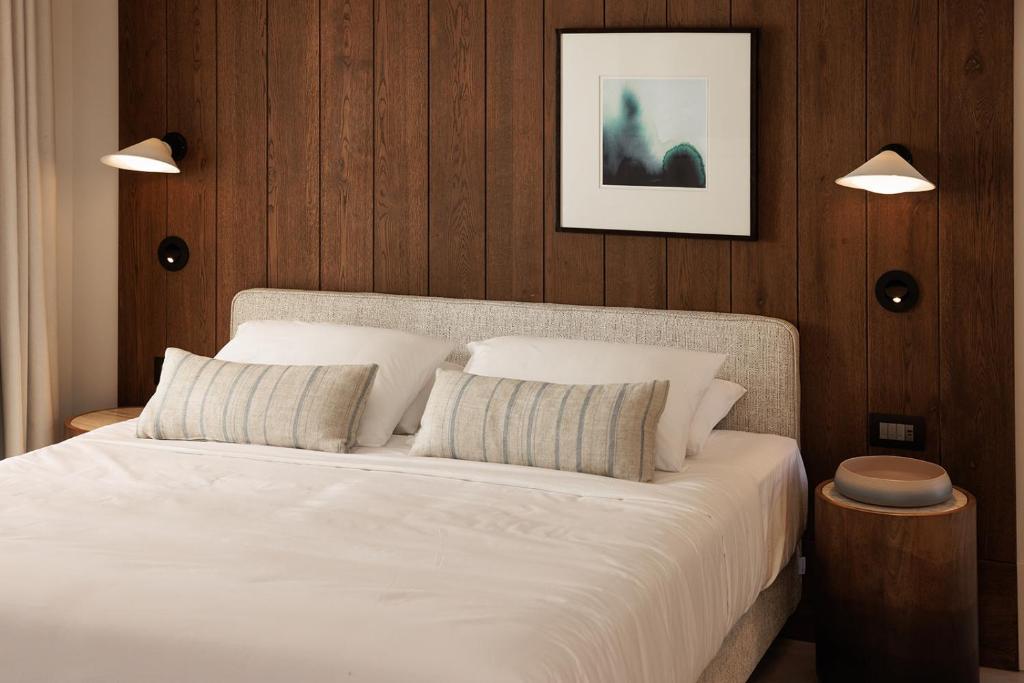 Deluxe room sea view (8)