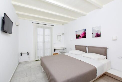Double Room (9)