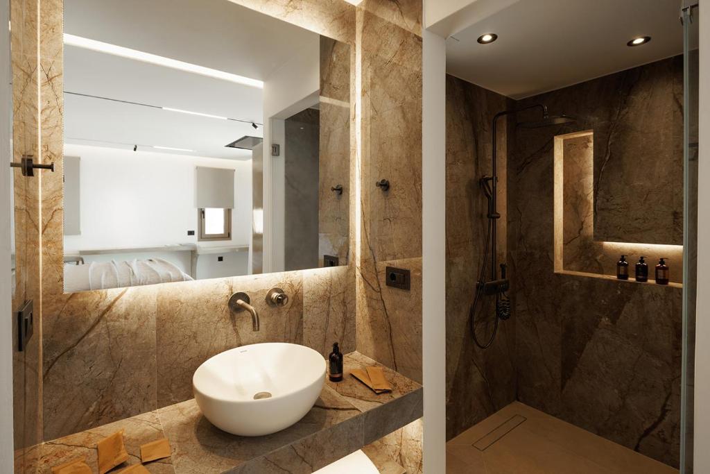Suite (7)